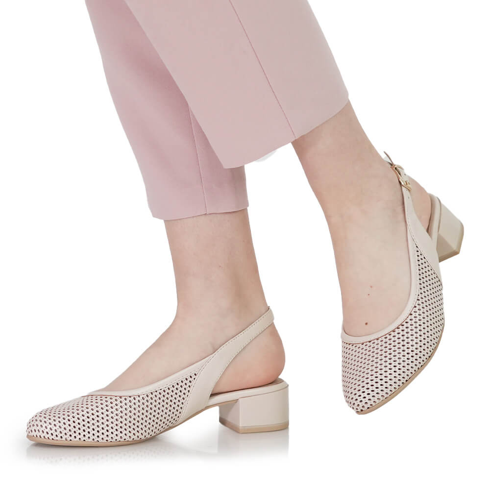 PANTOFI DECUPATI CAPRICE